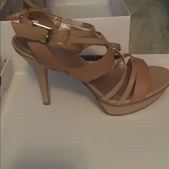 Nine West Heels size 8 - Picture 5 of 5